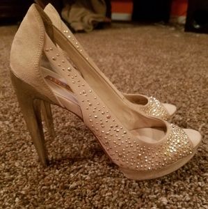 BCBG - MA-Dester Heels - Size 5.5